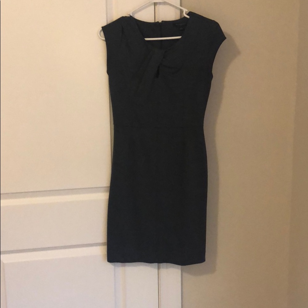 Banana Republic keyhole sheath dress. Size 0